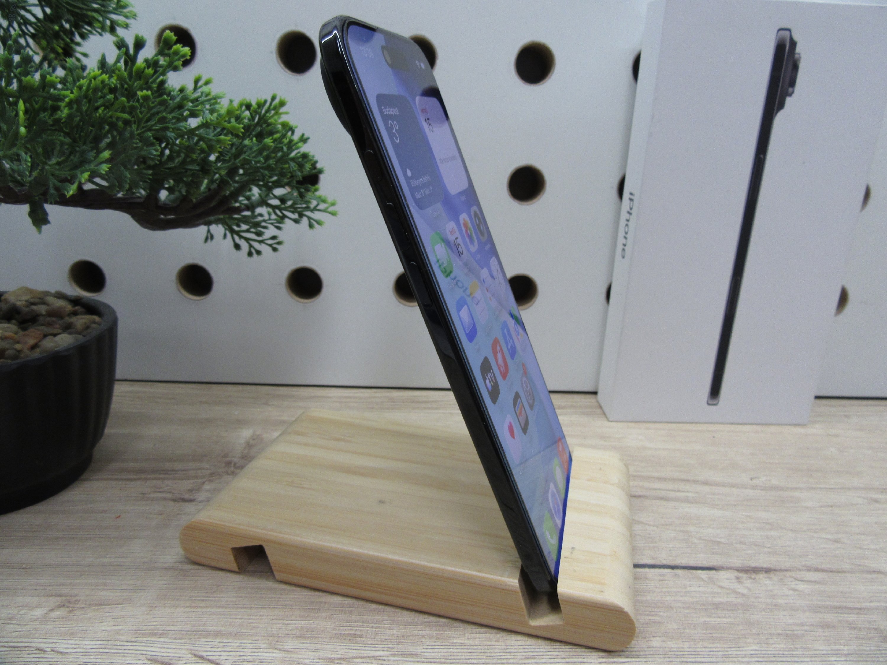 Apple iPhone Air – Space Black – 256 GB – ultrakönnyű titán, őrületesen vékony – Használt, újszerű – 100% akku – Garancia 2026.09.29