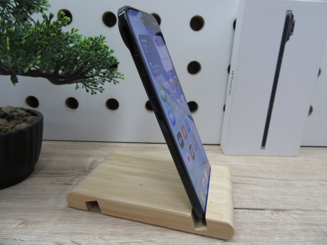 Apple iPhone Air – Space Black – 256 GB – ultrakönnyű titán, őrületesen vékony – Használt, újszerű – 100% akku – Garancia 2026.09.29