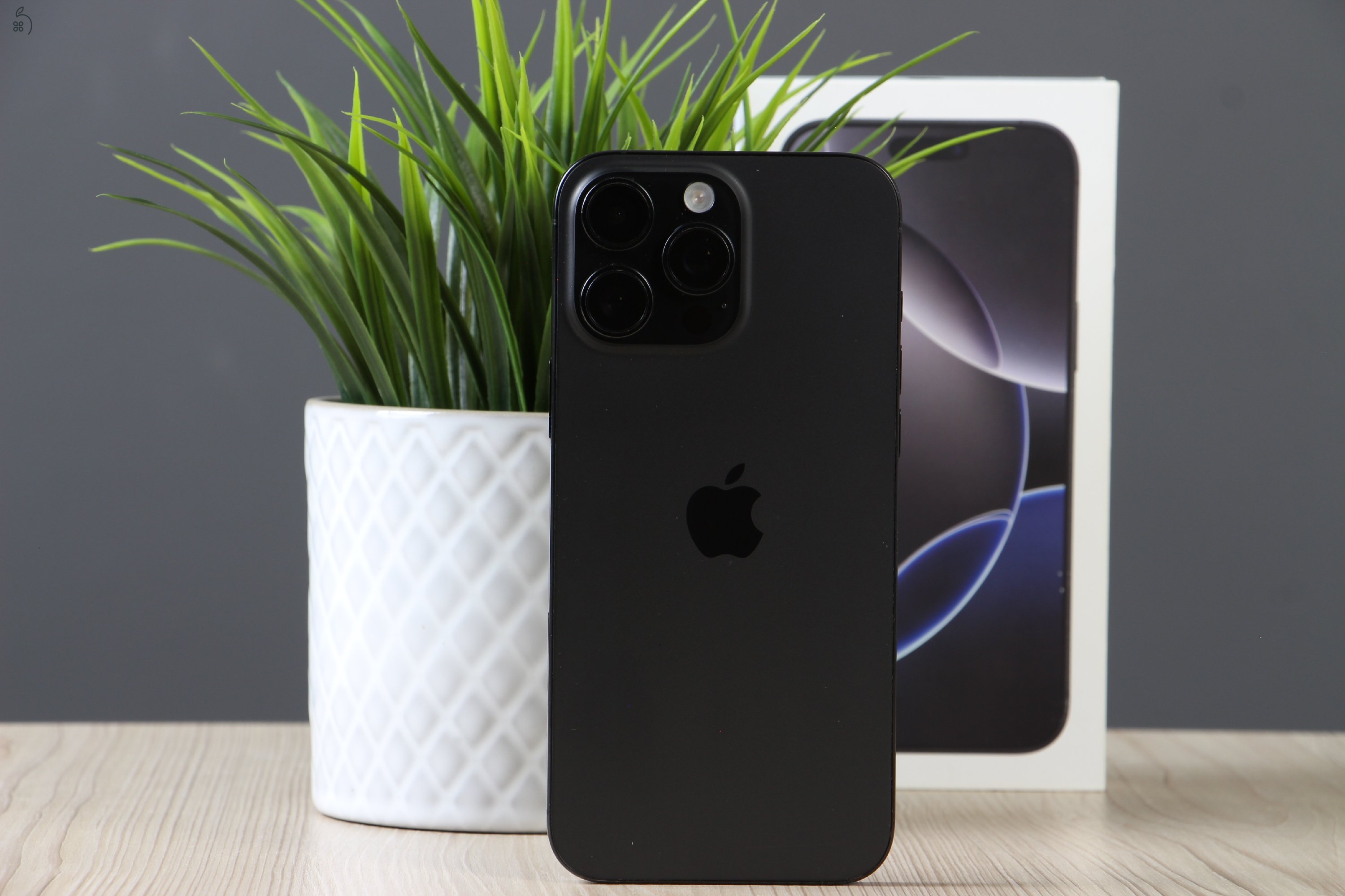 Apple iPhone 16 Pro Max 256GB Black Titanium C+ US-7489