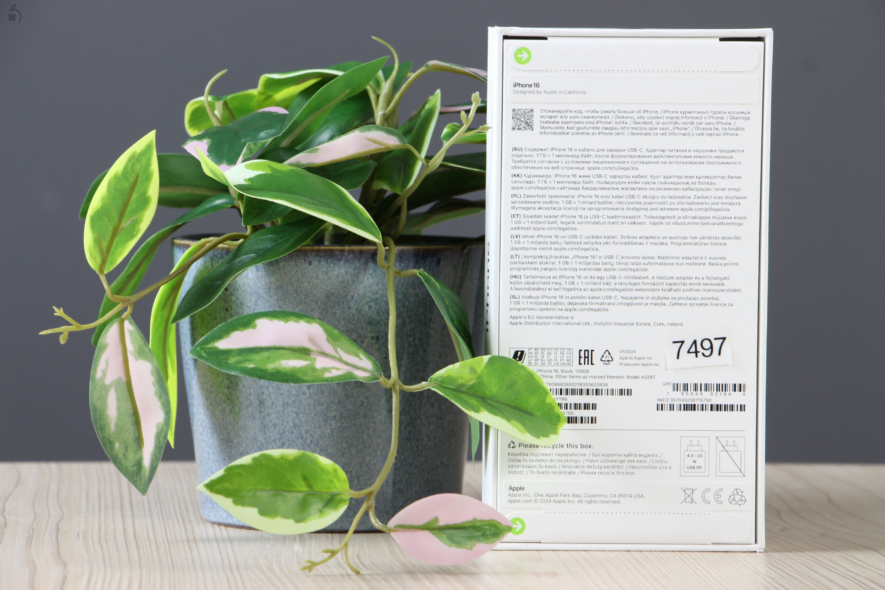 Apple iPhone 16 128GB Black US-7497