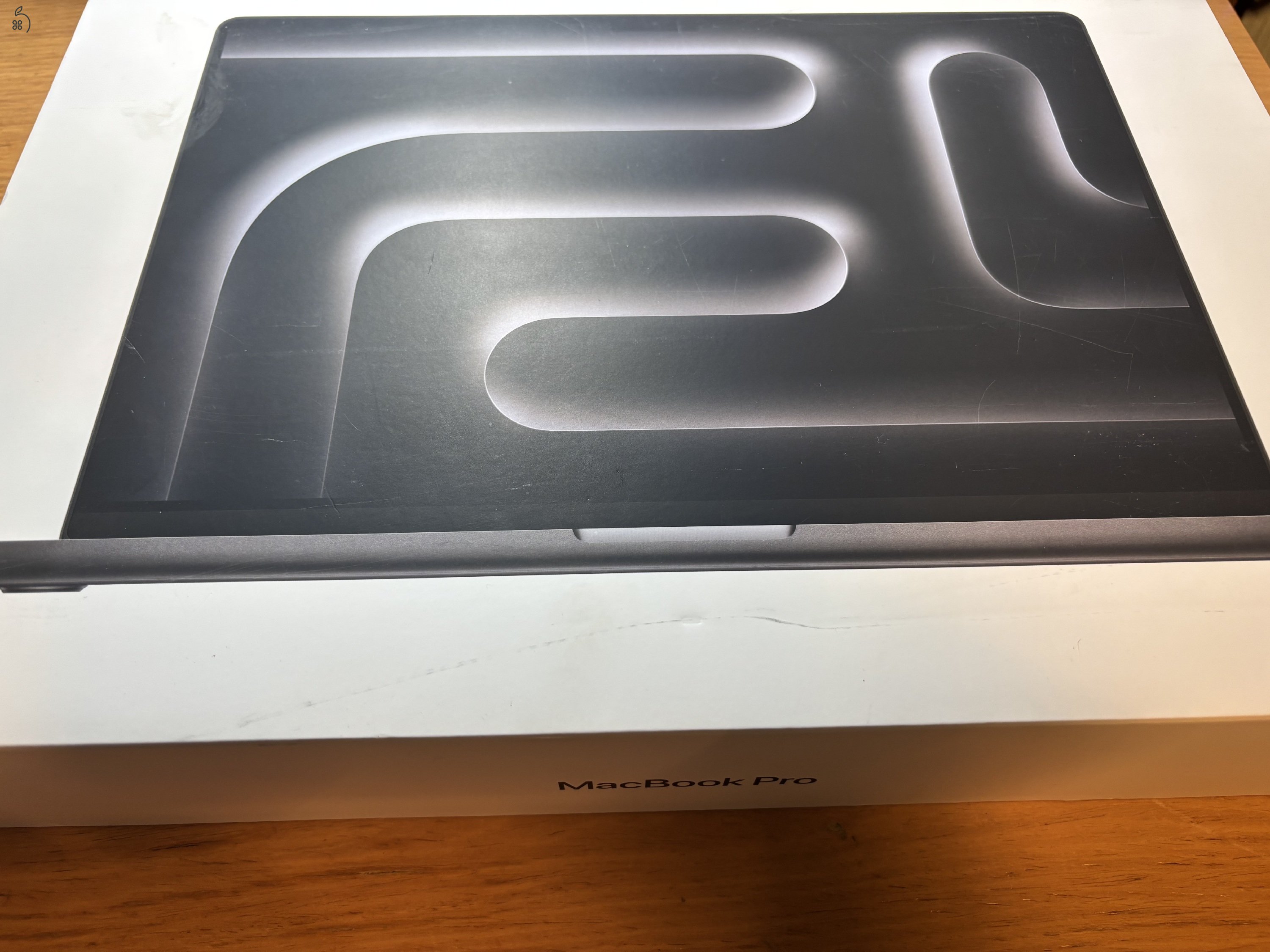 MacBook Pro 16” M3 bontatlan magyar 