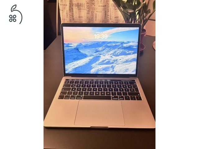 MacBook Pro / i5 2.3GHz - 4 Mag / 8GB RAM / 512GB SSD / ÚJ AKKU!