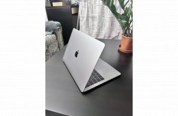 MacBook Pro / i5 2.3GHz - 4 Mag / 8GB RAM / 512GB SSD / ÚJ AKKU!