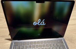 Apple MacBook Air 13,6