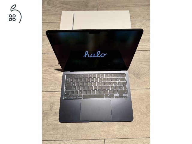 Apple MacBook Air 13,6
