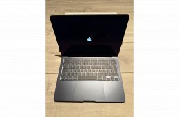 Apple MacBook Air 13,6