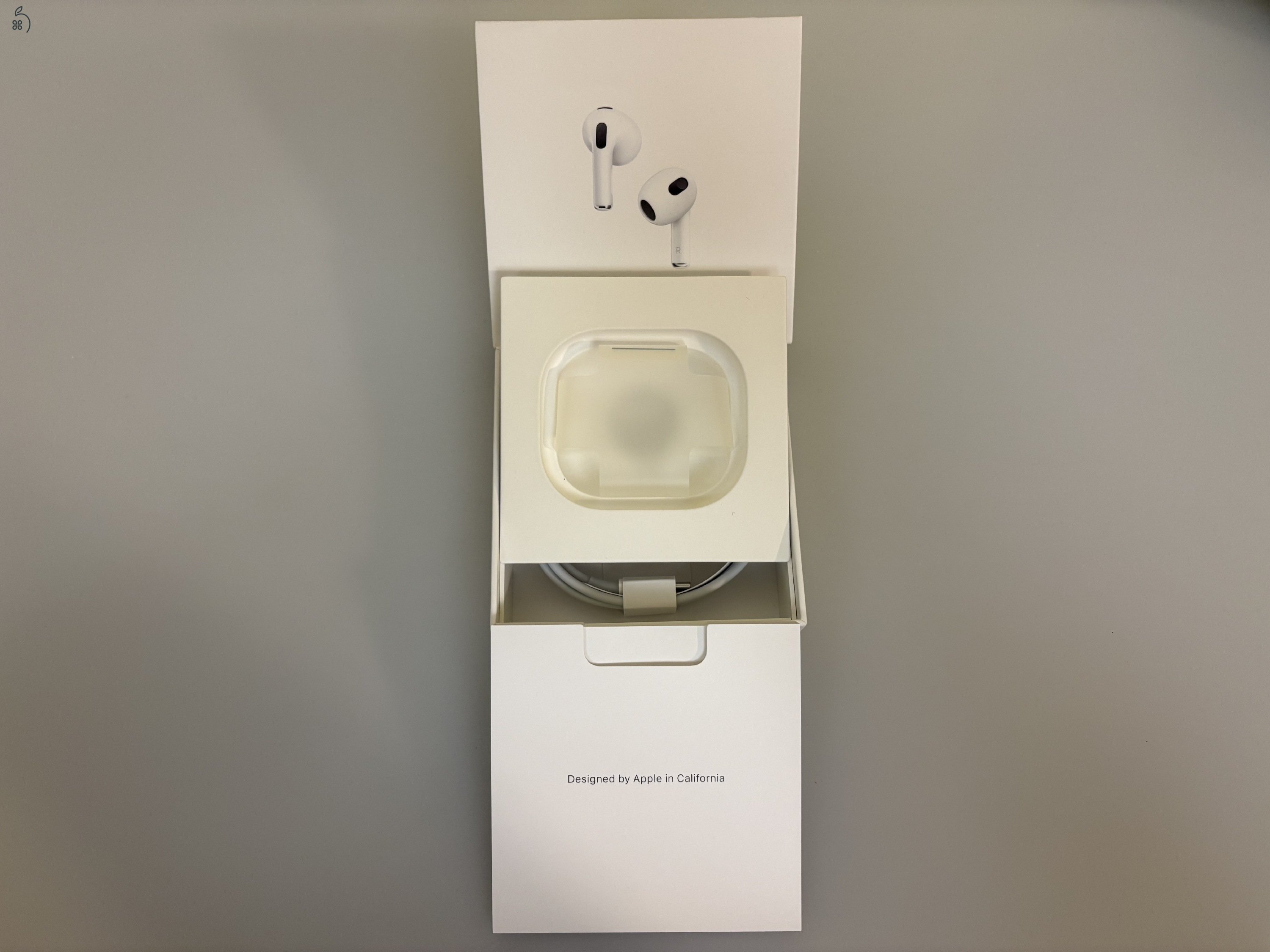 AirPods 3 hibátlan állapotban védőtokkal