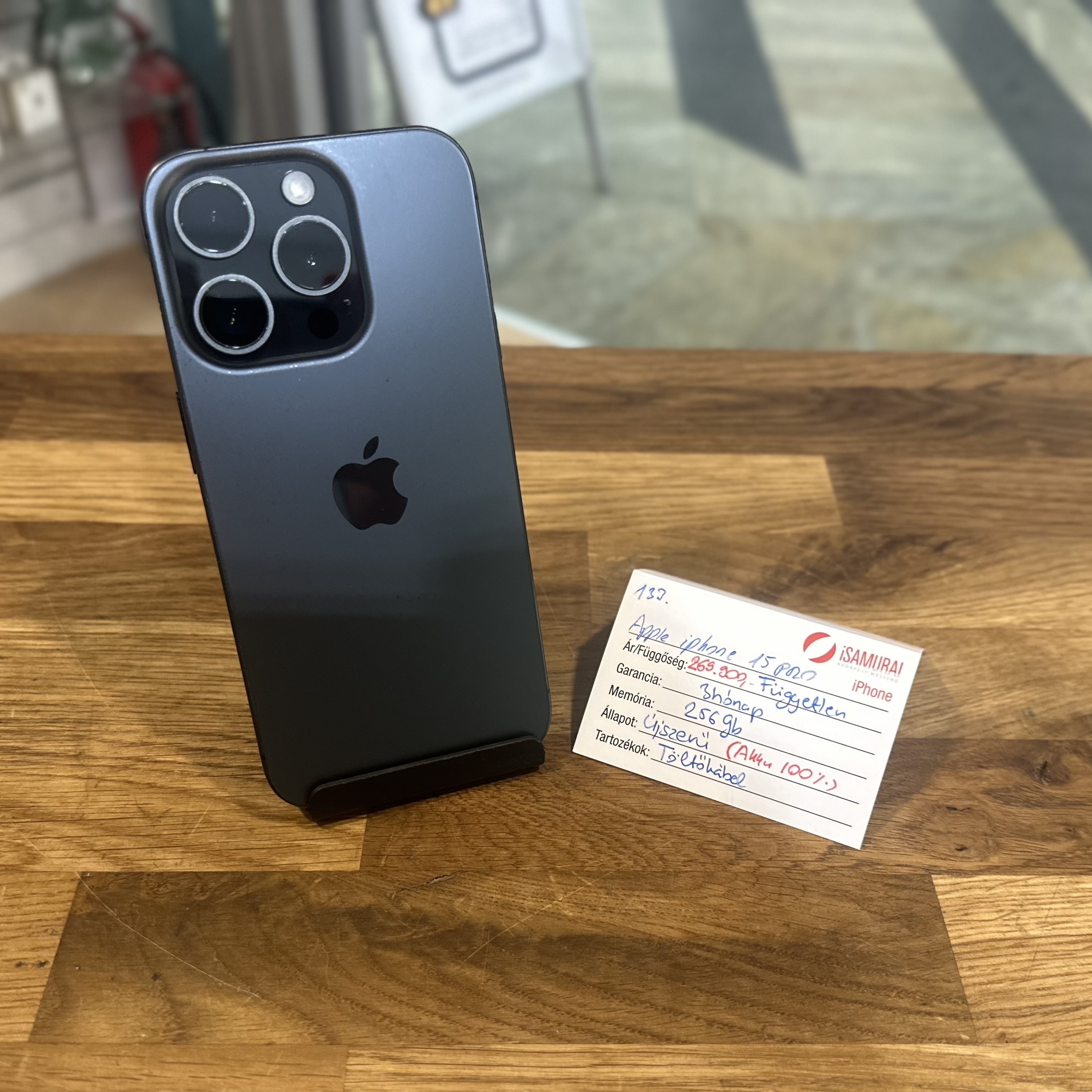Apple iPhone 15Pro - 256 GB – Fekete Titán – Újszerű - Akku 100% ( 133.)