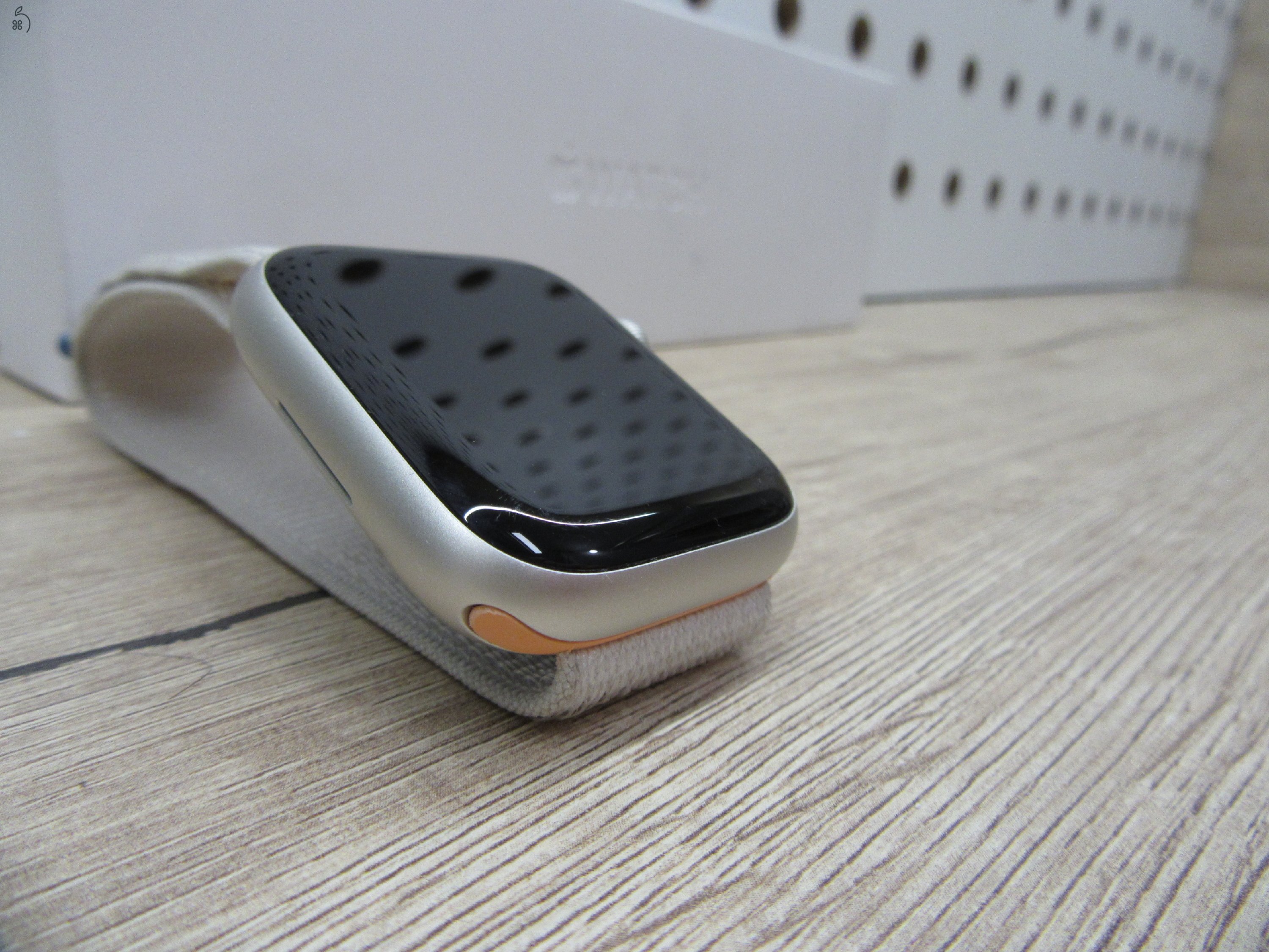 Apple Watch Series 9 – 45 mm – Nagy Always-On kijelző, S9 chip, Double Tap, gyors Siri – Használt – 3 hónap garancia