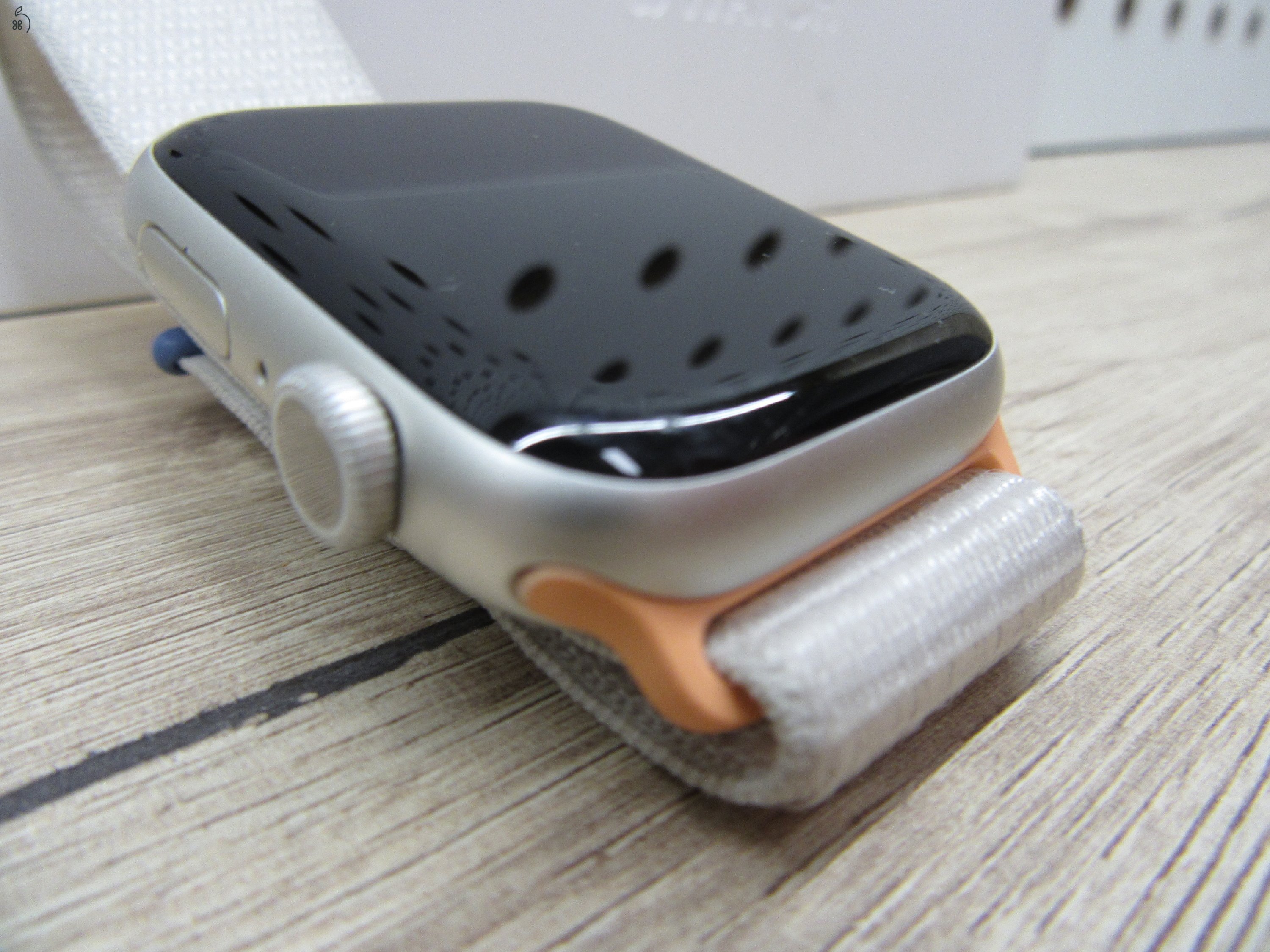 Apple Watch Series 9 – 45 mm – Nagy Always-On kijelző, S9 chip, Double Tap, gyors Siri – Használt – 3 hónap garancia