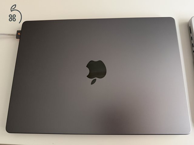 Eladó egy 2023-as Apple MacBook Pro 14 ( M3, 8 GB/512 GB, asztroszürke) 98% akksi
