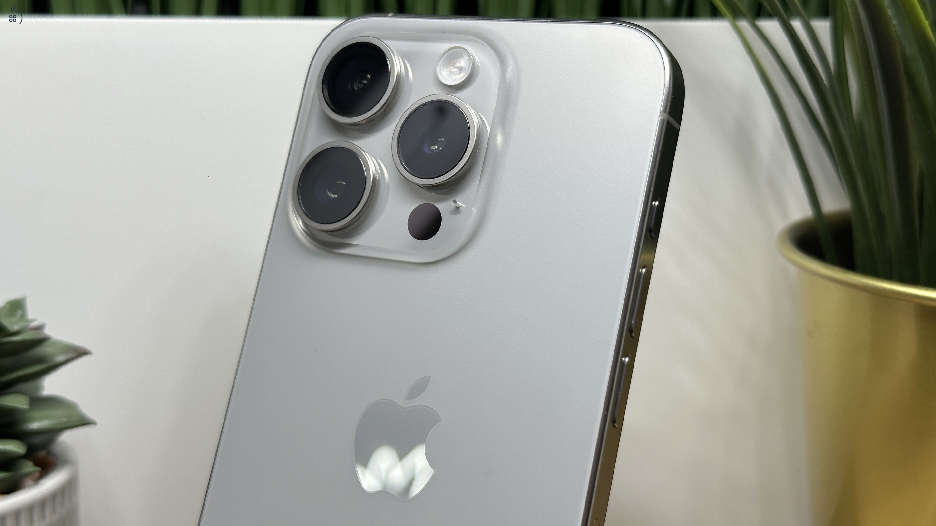 iPhone 15 Pro 256GB Natúr Titán, Független - 1ÉV Garancia, Számla