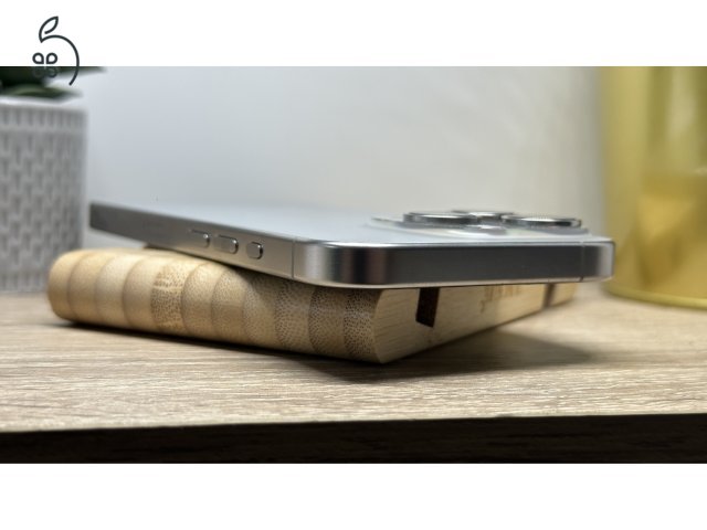 iPhone 15 Pro 256GB Natúr Titán, Független - 1ÉV Garancia, Számla