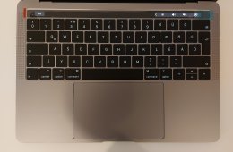  Apple MacBook Pro 13