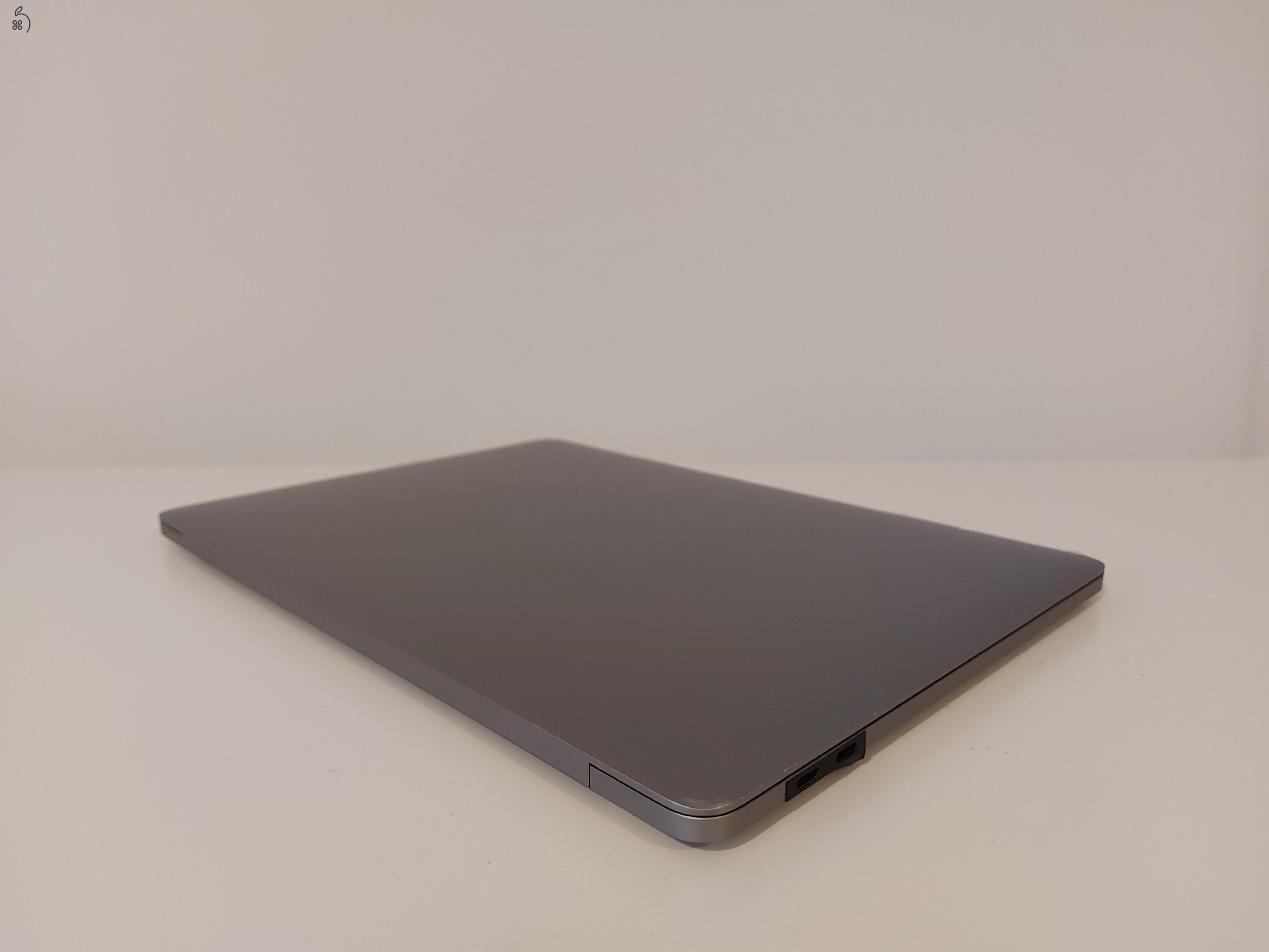  Apple MacBook Pro 13