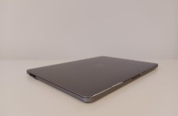  Apple MacBook Pro 13
