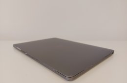  Apple MacBook Pro 13