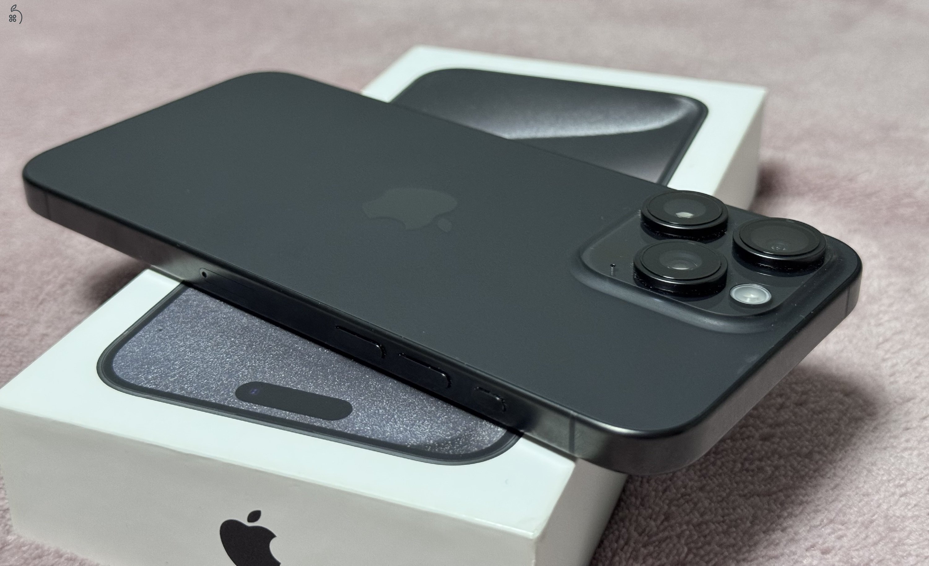 iPhone 15 Pro Max 256GB - AKKU 95% - Black Titanium, kártyafüggetlen, hibátlan állapot