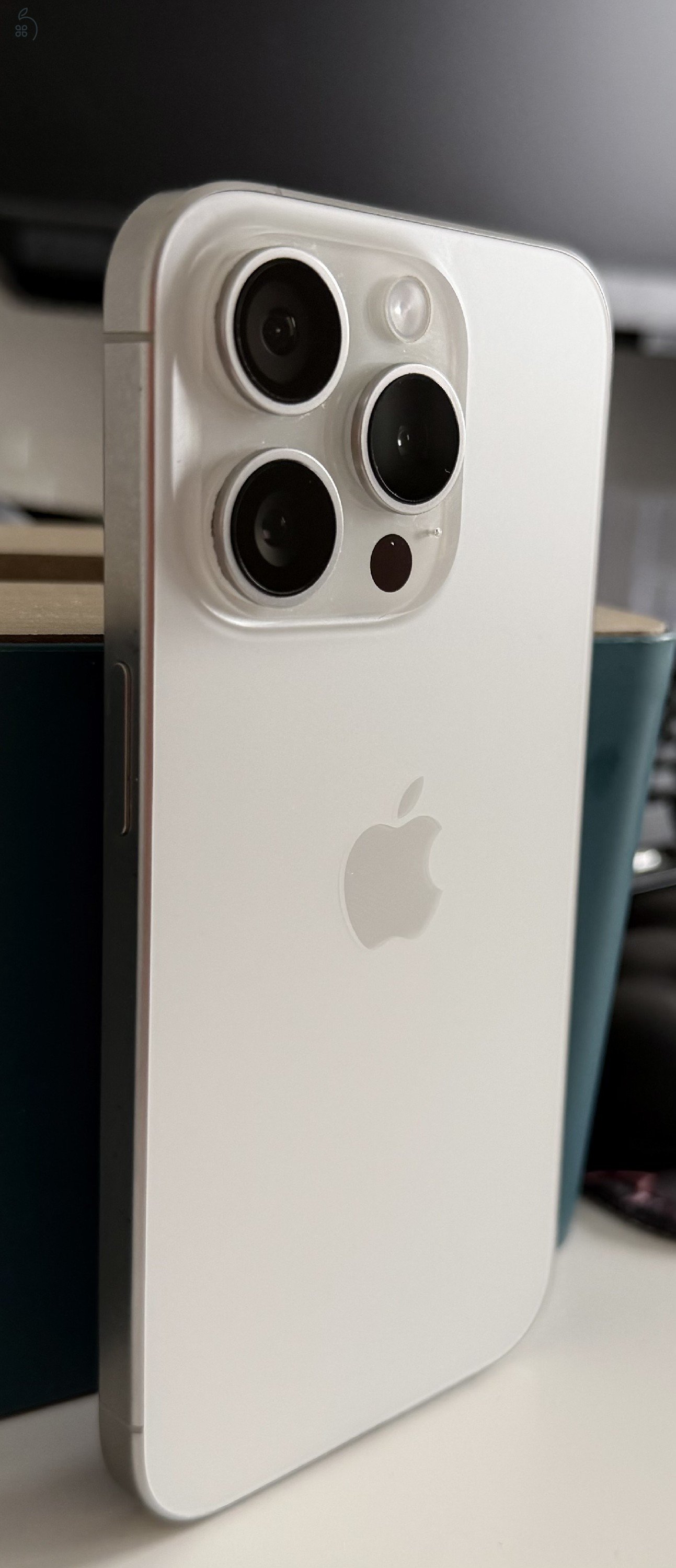 Eladó iPhone 15 Pro 256 GB fehér (Natural Titanium)