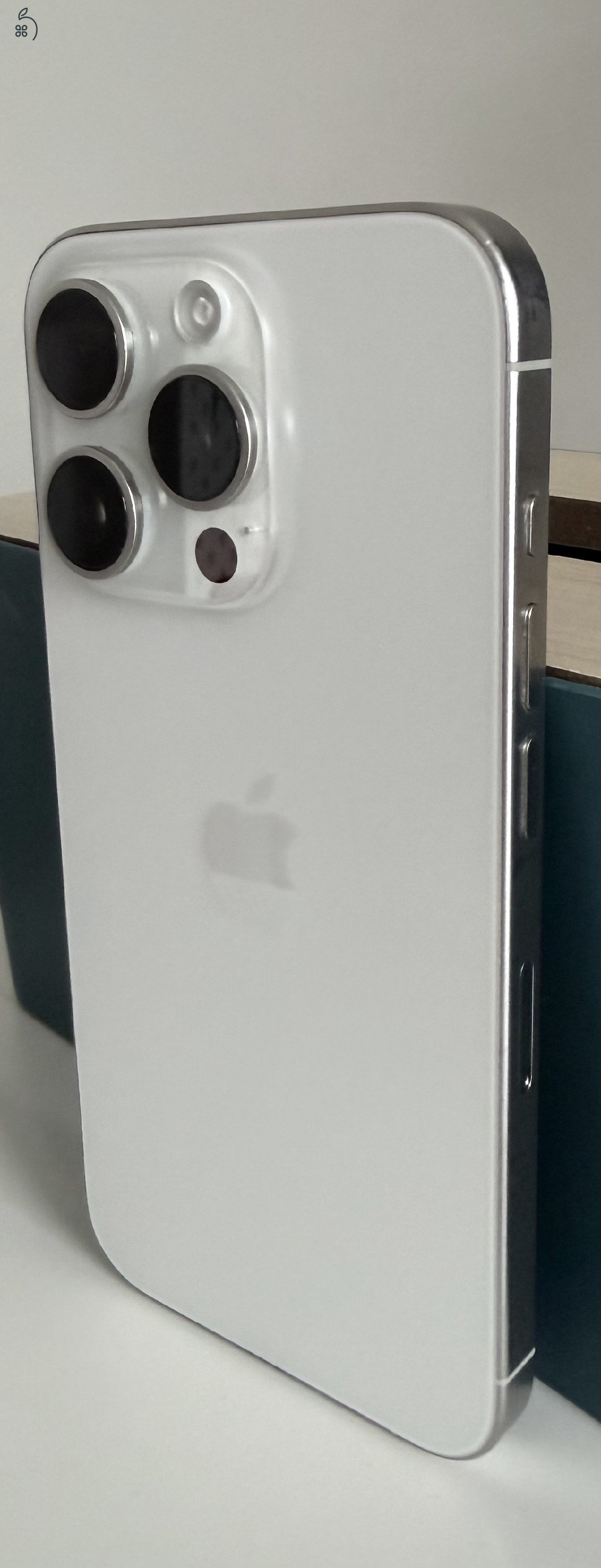 Eladó iPhone 15 Pro 256 GB fehér (Natural Titanium)