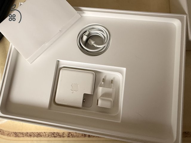 MacBook Pro 13” (2016) + Védőtok + Eredeti Csomagolás