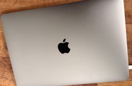 MacBook Pro 13” (2016) + Védőtok + Eredeti Csomagolás