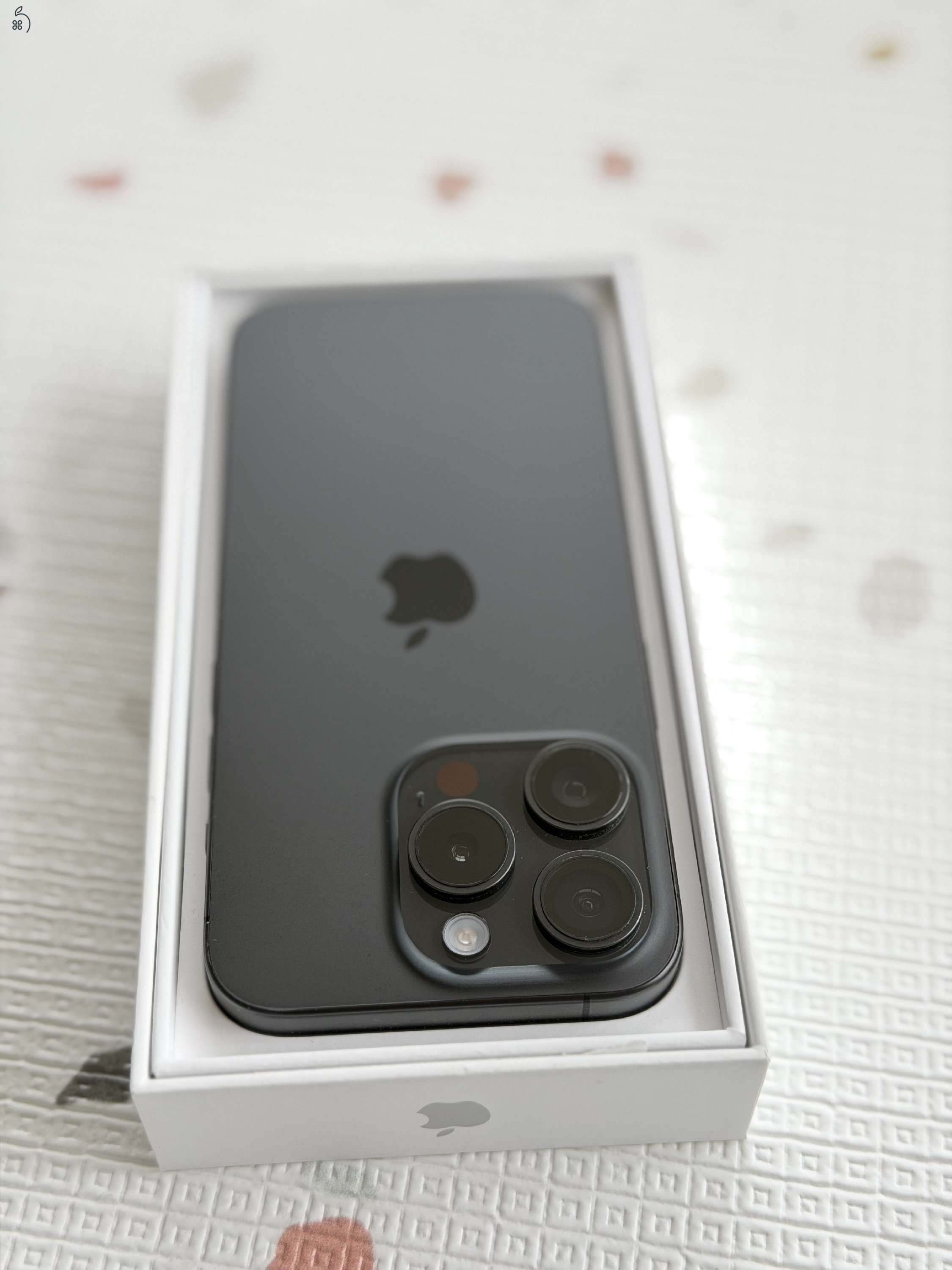 iPhone 15 Pro - Black titanium - 256 GB - független