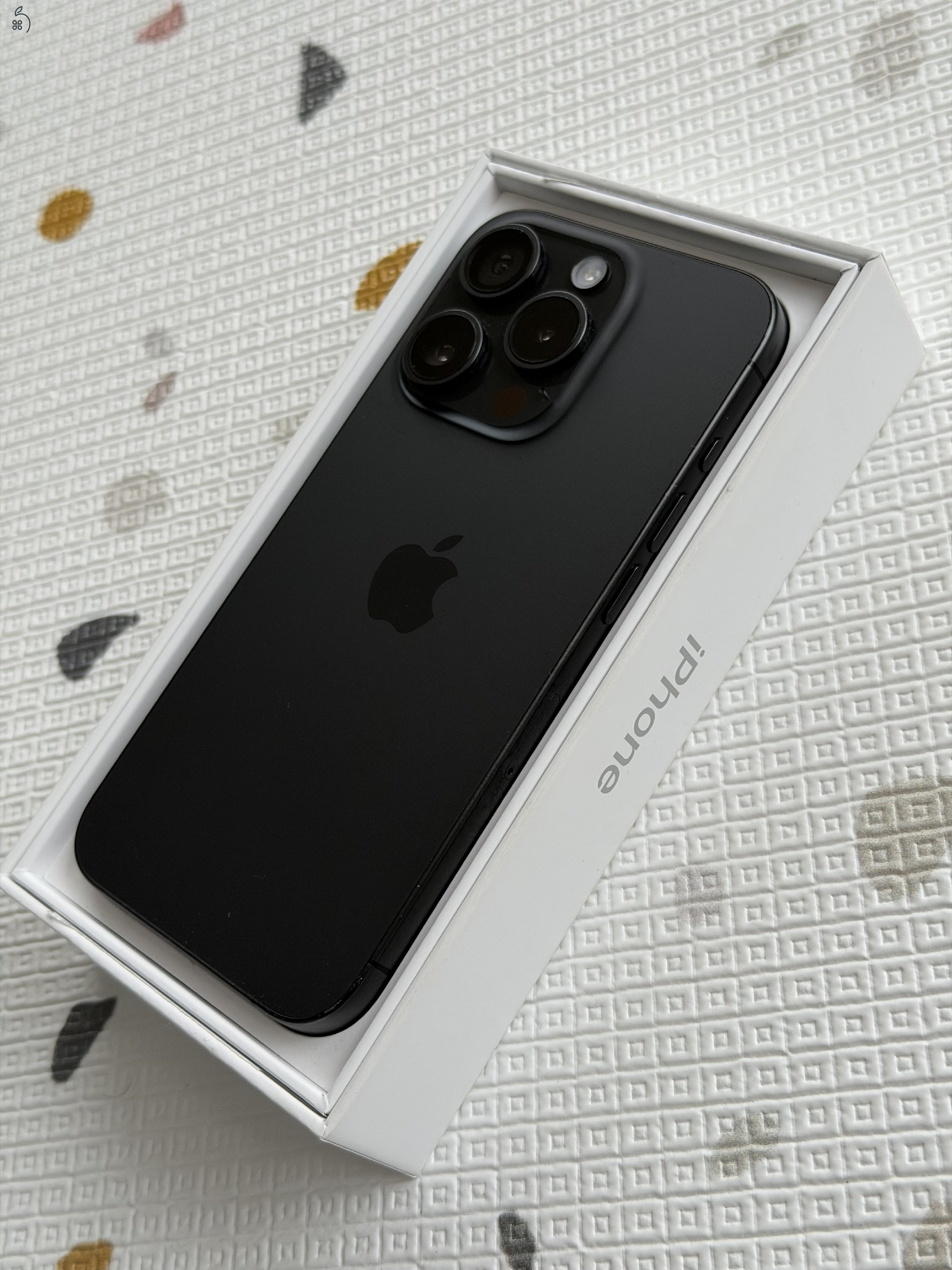 iPhone 15 Pro - Black titanium - 256 GB - független