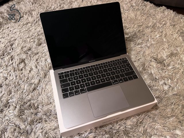 MacBook Air Retina, 2019-es, bevizsgált,  akciós ár, fix 99.000 Ft.