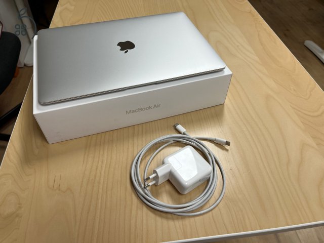 MacBook Air M1, 16 GB ram, 1 TB ssd