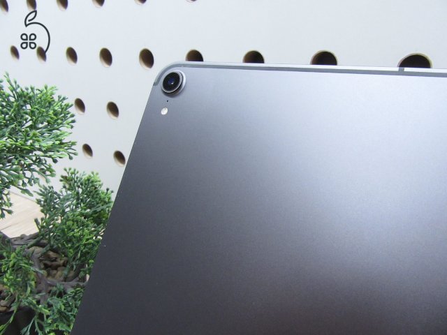 Apple iPad Pro 11” (1. gen, 2018) – ProMotion 120 Hz, Face ID, USB-C, Apple Pencil 2 támogatás – 64 GB – Használt, szép állapot – 3 hónap garancia