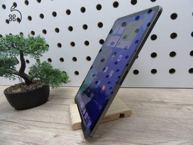 Apple iPad Pro 11” (1. gen, 2018) – ProMotion 120 Hz, Face ID, USB-C, Apple Pencil 2 támogatás – 64 GB – Használt, szép állapot – 3 hónap garancia