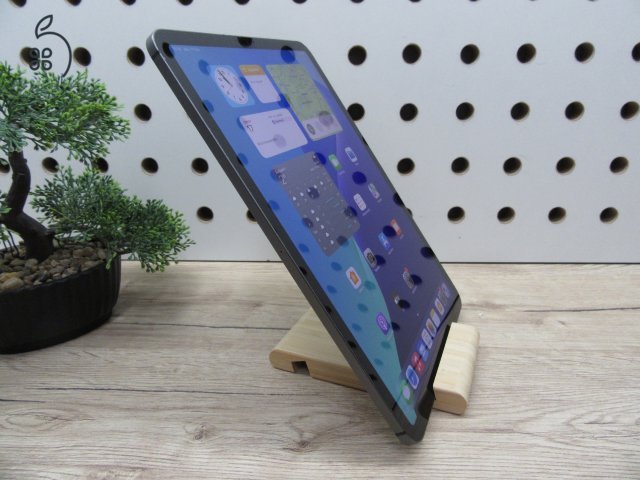 Apple iPad Pro 11” (1. gen, 2018) – ProMotion 120 Hz, Face ID, USB-C, Apple Pencil 2 támogatás – 64 GB – Használt, szép állapot – 3 hónap garancia