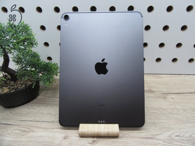 Apple iPad Pro 11” (1. gen, 2018) – ProMotion 120 Hz, Face ID, USB-C, Apple Pencil 2 támogatás – 64 GB – Használt, szép állapot – 3 hónap garancia