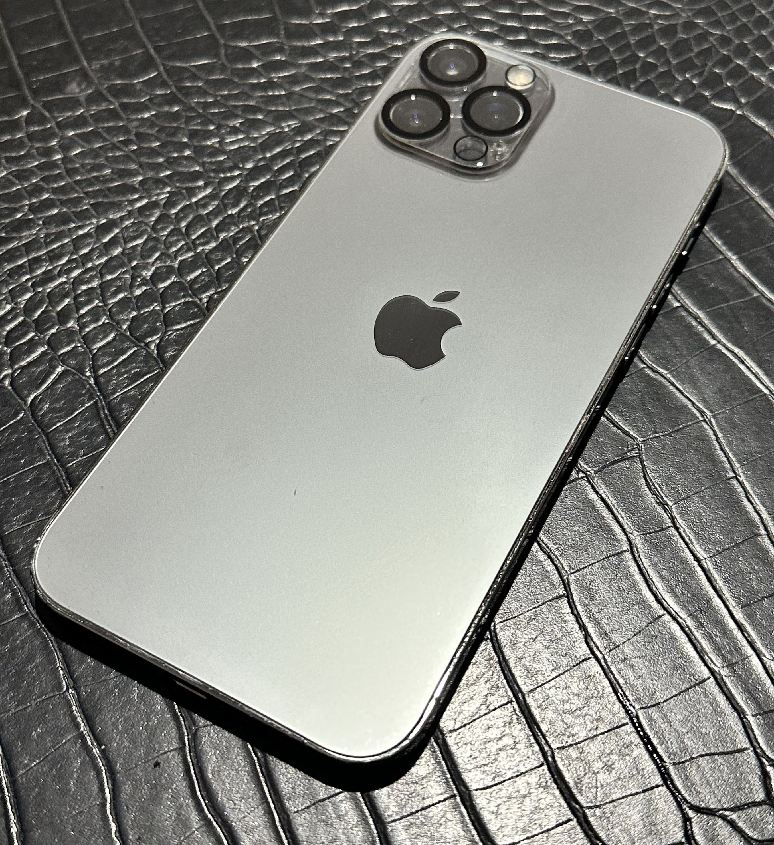 Eladó iPhone 12 Pro Max – 84% akku, 256 GB