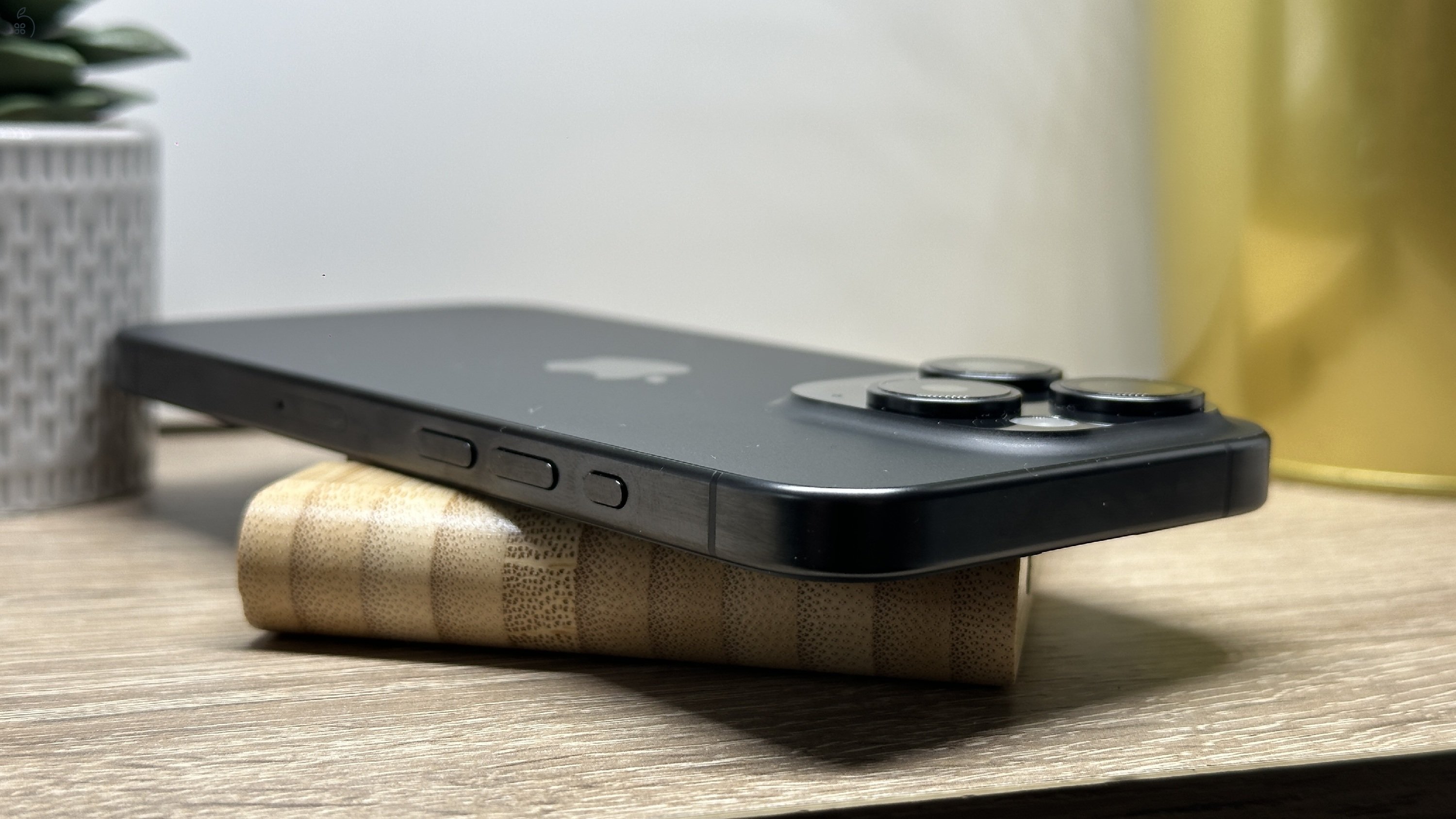  iPhone 15 Pro 256GB Fekete, Független - 1 ÉV Garancia, Számla 