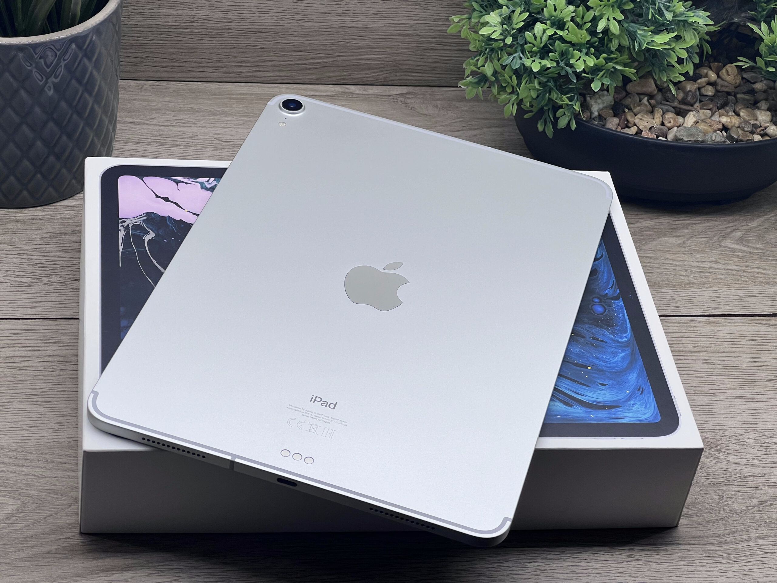 Hibátlan iPad Pro 2018 11″ Silver 64GB 2 ÉV Garanciával Számlával 90% Akku