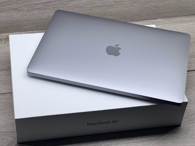 Hibátlan MacBook Air 2020 M1 13”256GB 2 ÉV Garanciával Számlával 92% Akku
