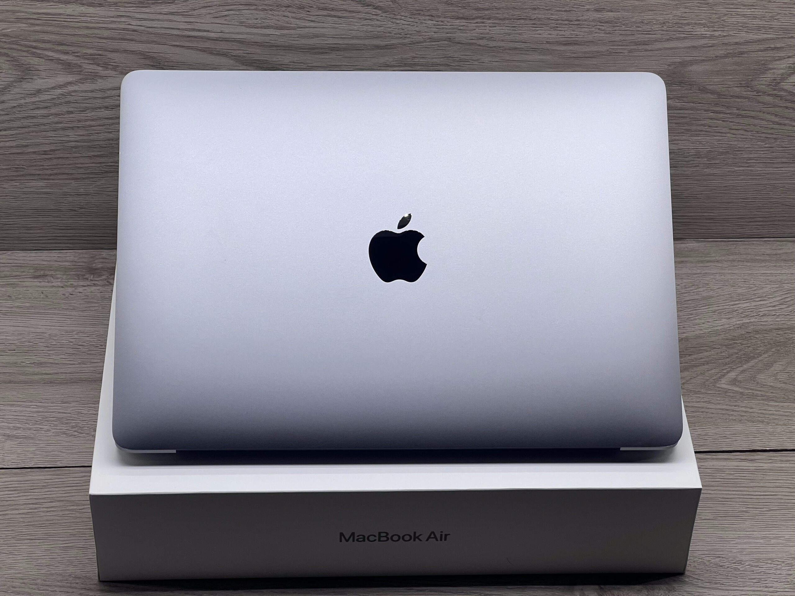 Hibátlan MacBook Air 2020 M1 13”256GB 2 ÉV Garanciával Számlával 92% Akku