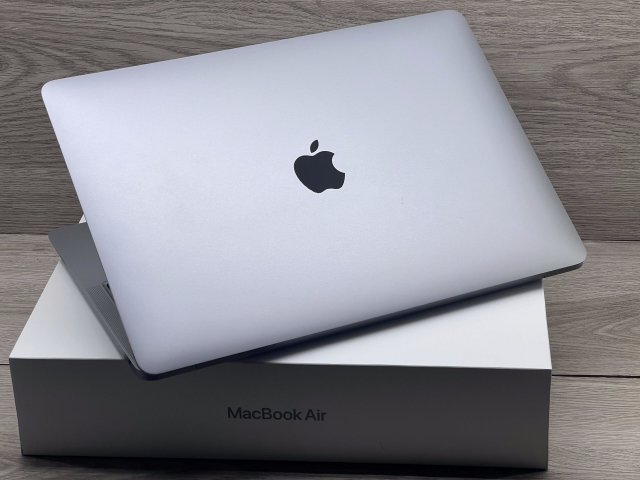 Hibátlan MacBook Air 2020 M1 13”256GB 2 ÉV Garanciával Számlával 92% Akku