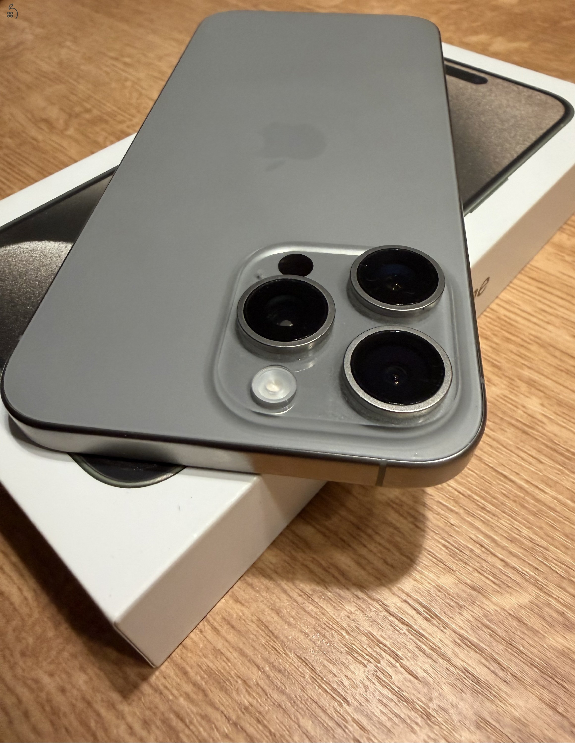 iPhone 15 Pro Max Natural Titanium 256 Gb újszerű állapotban eladó
