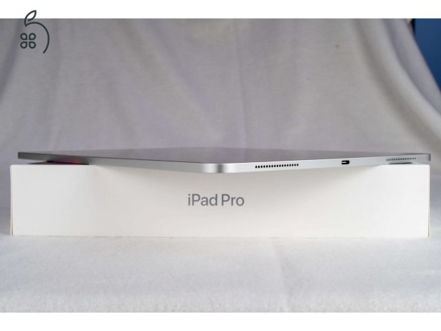 iPad Pro 12.9 (4. gen /2020) 256GB Wi-Fi Dobozos