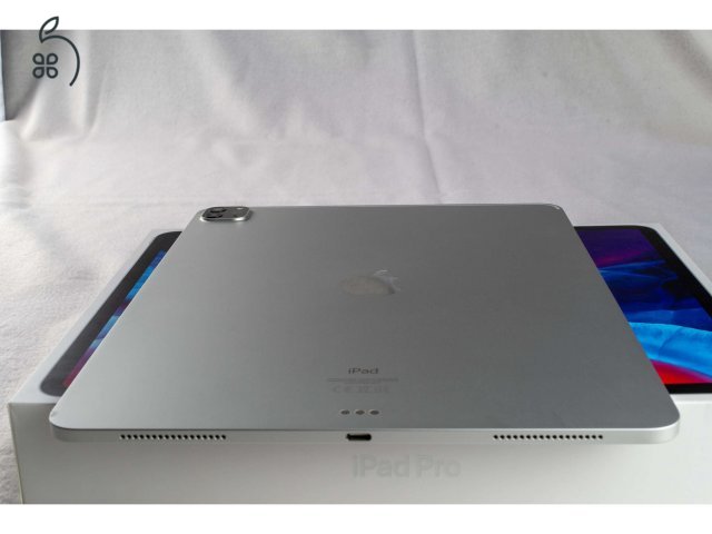 iPad Pro 12.9 (4. gen /2020) 256GB Wi-Fi Dobozos