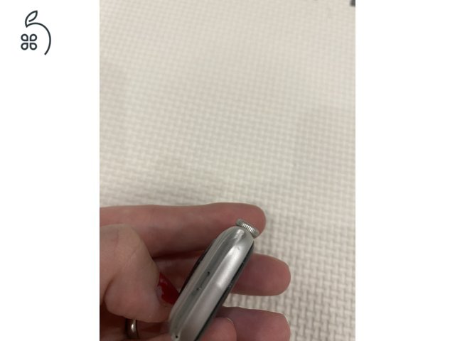 Apple Watch SE 2022 GPS, Starlight Aluminium 40mm