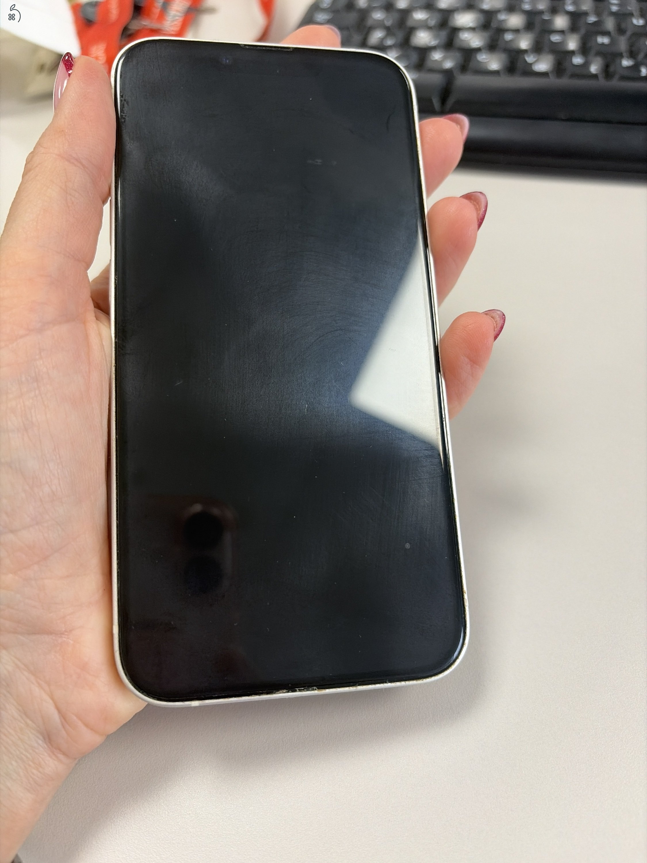 Eladó iPhone 14 – 256 GB – Fehér – Karcmentes állapot