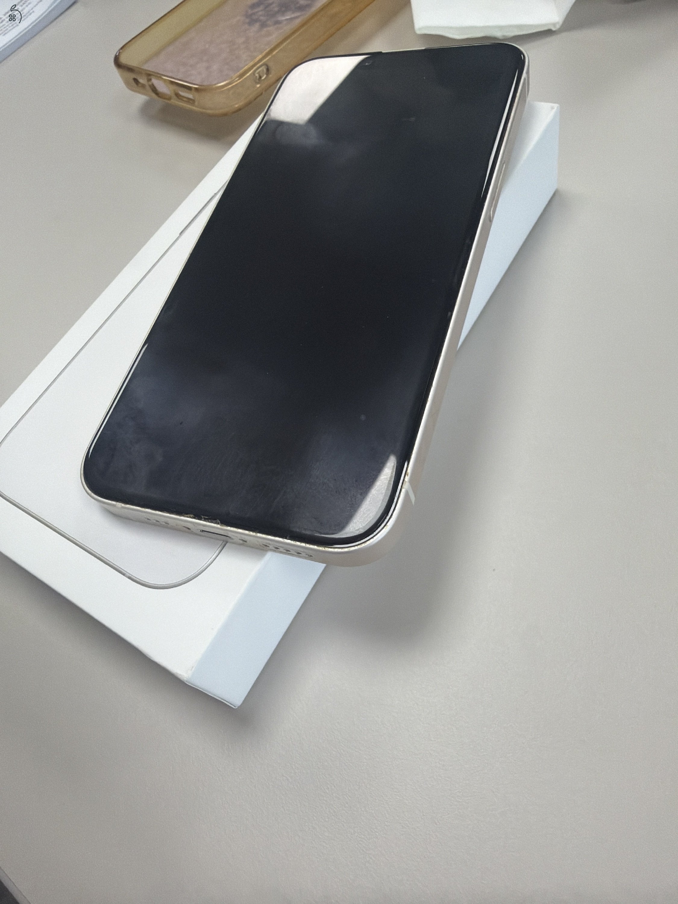 Eladó iPhone 14 – 256 GB – Fehér – Karcmentes állapot