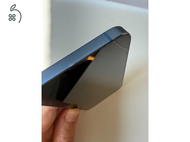 Apple iPhone 13 – Tökéletes állapot, személyes átadással Budapesten!