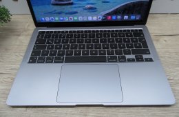 Apple MacBook Air 13” (2020, M1) – Pehelykönnyű, brutál gyors, akár 15 óra üzemidő – 8 GB RAM – 256 GB SSD – Használt, szép állapot – 175 ciklus / 86% akku – 3 hónap garancia