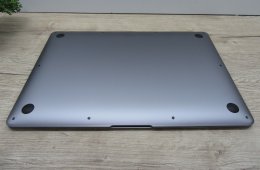 Apple MacBook Air 13” (2020, M1) – Pehelykönnyű, brutál gyors, akár 15 óra üzemidő – 8 GB RAM – 256 GB SSD – Használt, karcmentes – 220 ciklus / 85% akku – 3 hónap garancia