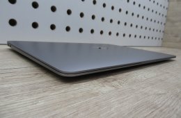 Apple MacBook Air 13” (2020, M1) – Pehelykönnyű, brutál gyors, akár 15 óra üzemidő – 8 GB RAM – 256 GB SSD – Használt, karcmentes – 220 ciklus / 85% akku – 3 hónap garancia
